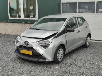 Damaged car Toyota Aygo 1.0 VVT-i  X-fun 2021/9