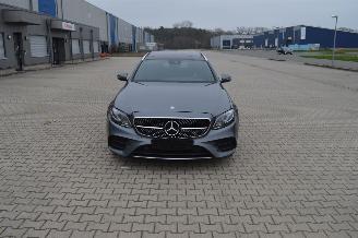 krockskadad bil auto Mercedes E-klasse 350 CDI AMG KOMBI PANORAMA BURMESTER MULTI LED 2017/1