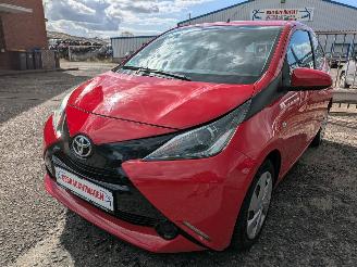 occasion passenger cars Toyota Aygo 1.0 2015/11