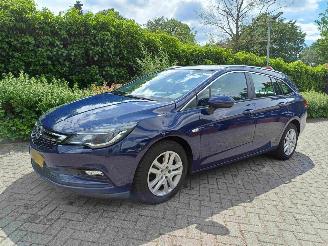 uszkodzony samochody osobowe Opel Astra Sports Tourer 1.6 CDTI Business+ 2016/11