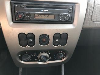 Dacia Sandero 12i E5 AIRCO picture 8