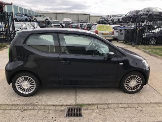 Auto incidentate Volkswagen Up! High Up! Blue Motion 2012/6