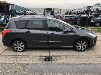 Schadeauto Peugeot 308 16vti 88kW E5 SW Panodak 2012/4