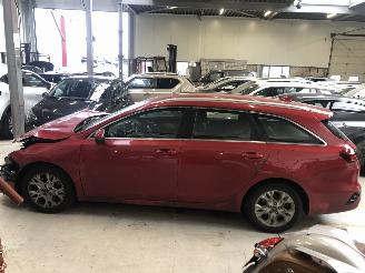 skadebil auto Kia Ceed Sportswagon 1.0 T-GDi MHEV DynamicLine Automaat 2023/2