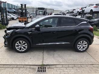damaged passenger cars Renault Captur 13tce 96kW Automaat 2020/8