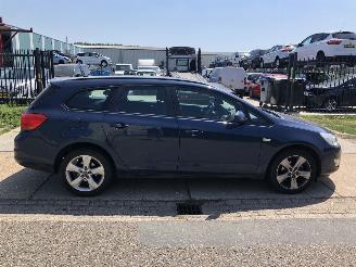 skadebil auto Opel Astra 14i 103kW E5 Automaat SPORTS TOURER 2011/4