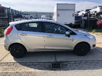 Vaurioauto  passenger cars Ford Fiesta 1.0i Style     Airco, Navi 2016/1