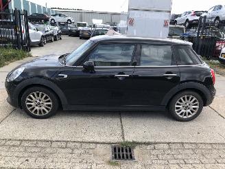 škoda osobní automobily Mini Cooper 1.5i 100kW E6 5 drs Chili 2015/2