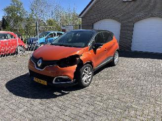 Damaged car Renault Captur 0.9 tce mooie auto !! 2014/1