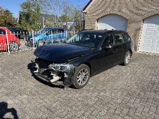 damaged passenger cars BMW 3-serie 318d weinig km !! 2017/9