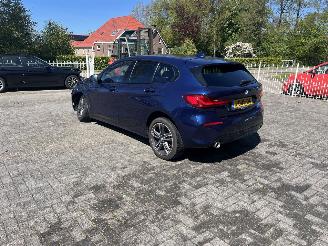 BMW 1-serie 118i automaat picture 3