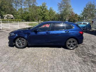 BMW 1-serie 118i automaat picture 2