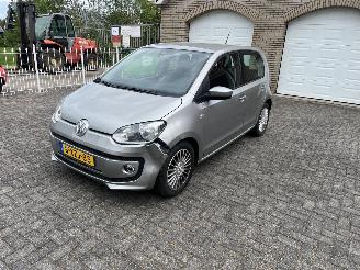 Unfallwagen Volkswagen Up! High up !! 2014/11