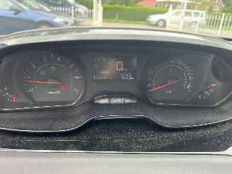Peugeot 208 1.0 vti weinig km !! picture 12