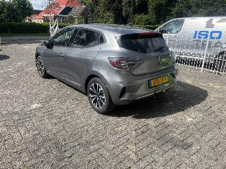 Renault Clio E-TECH HYBRID nieuwstaat picture 3