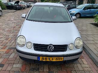 Coche accidentado Volkswagen Polo AUTOMAAT 2002/11