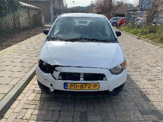 uszkodzony samochody osobowe Mitsubishi Colt  2012/8