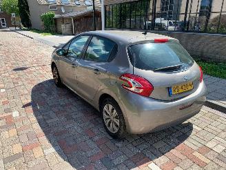 Peugeot 208 1.2 VTI picture 5