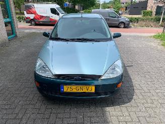 Schadeauto Ford Focus 1.6 16V 2001/1