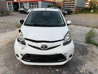 skadebil auto Toyota Aygo 1.0 VVT-i 2013/8
