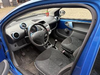 Peugeot 107 1.0-12V Urban Move picture 8