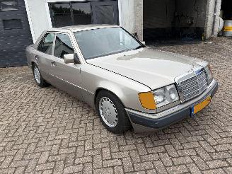 Mercedes 200-serie  picture 2