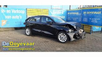Coche siniestrado Audi A3 A3 Sportback (8YA), Hatchback 5-drs, 2019 1.0 30 TFSI 12V Mild hybrid 2023/2