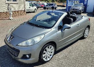 damaged passenger cars Peugeot 207/207+ Peugeot 207 1,6 hdi cabrio platinium 2015/1
