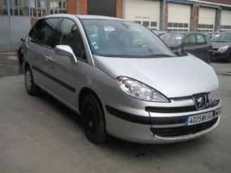 krockskadad bil bedrijf Peugeot 807  2006/8