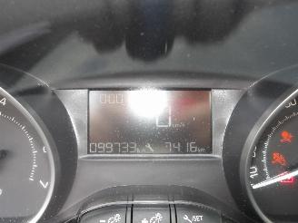Peugeot 208  picture 21