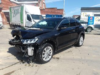 krockskadad bil auto Volkswagen T-Roc R-LINE 2022/7