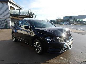 krockskadad bil vrachtwagen Volkswagen Polo  2017/11