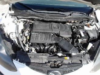 Mazda 2  picture 11
