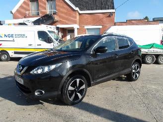 Damaged car Nissan Qashqai  2015/1