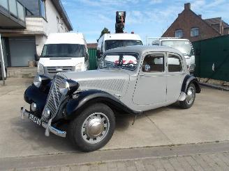 krockskadad bil auto Citroën T serie  1957/4