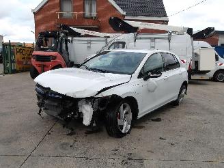 Damaged car Volkswagen Golf GTE 2023/6