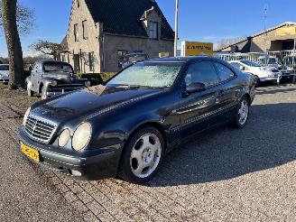 skadebil auto Mercedes CLK 200 coupe met oa airco 1999/1