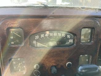 Triumph Renown 2 LITRE SALOON picture 17