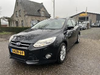 krockskadad bil auto Ford Focus 1.0 EcoBoost Titanium 2012/6