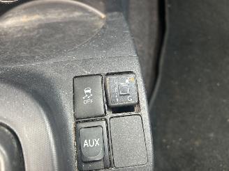 Toyota iQ 1.0 VVTi Comfort LPG G3 MOTORSCHADE ! picture 14