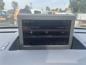 Peugeot 5008 1.6 HDiF Blue Lease 7p picture 9