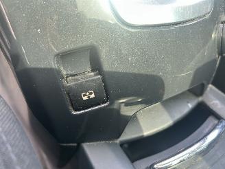 Peugeot 5008 1.6 HDiF Blue Lease 7p picture 18