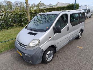 krockskadad bil camper Opel Vivaro 1.9DTI 2.7T L1H1 CAMPER / KAMPEERAUTO 2002/5