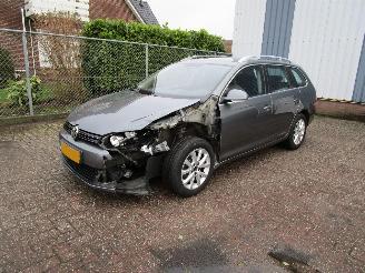 Vaurioauto  passenger cars Volkswagen Golf 1.6 TDI Navi Clima 2011/8