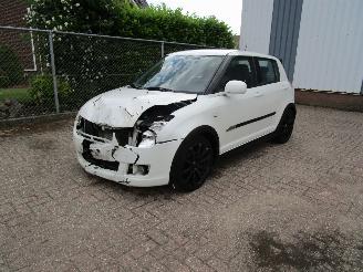Voiture accidenté Suzuki Swift 1.3 Airco 5-Drs Parelmoer wit 2009/1
