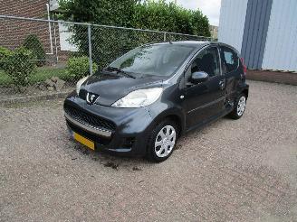skadebil auto Peugeot 107 Airco Radio/CD 5-Drs 2011/1