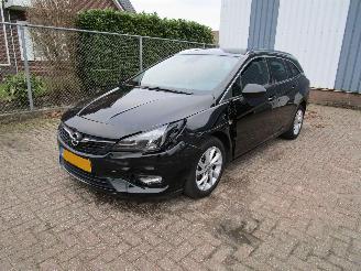 Unfallwagen Opel Astra 1.2 Nieuwe Motor Camera Navi 2021/11