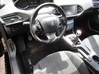 Peugeot 308 1.2 Navi Clima 6-Bak picture 12