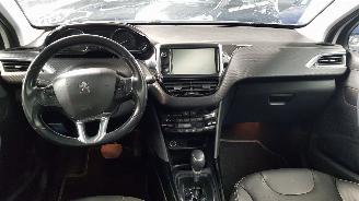 Peugeot 2008 1.2 12V E-THP AUT  PURETECH MPV  BENZ 1.199CC 81KW 110PK picture 7