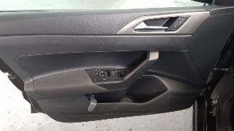 Volkswagen Polo 1.0 TSI 12V  4DRS BENZ 999CC 70 KW 95 PK picture 8